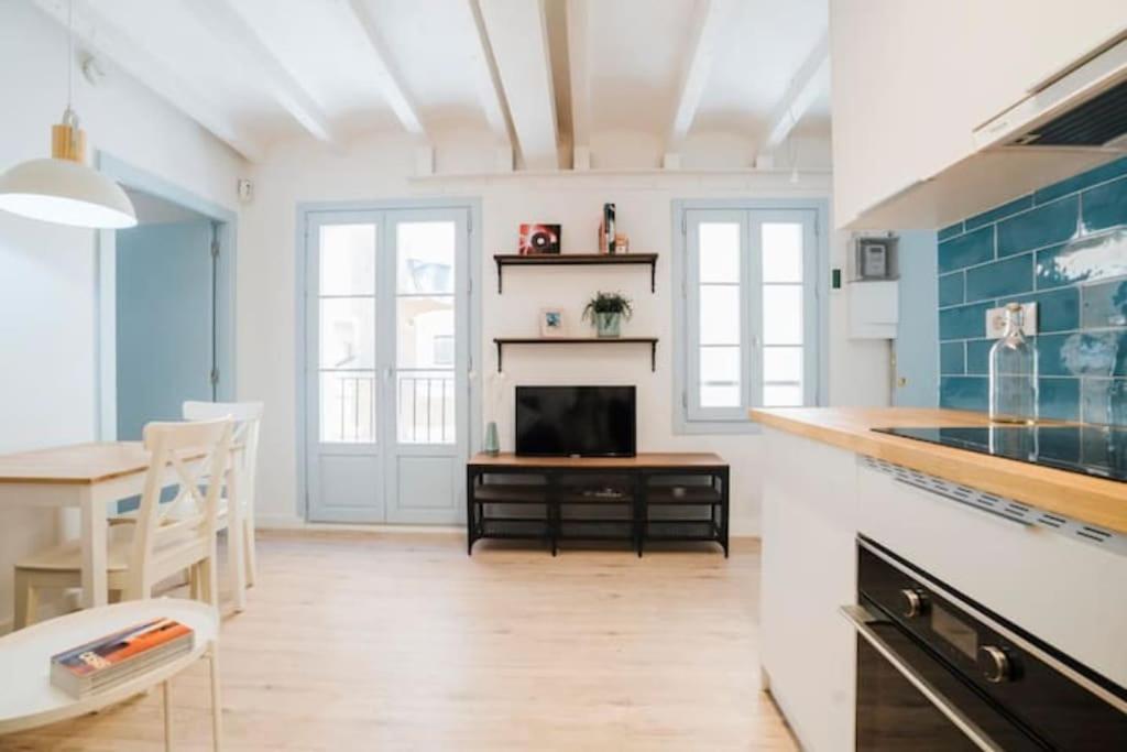 Atlantida Unit 20m From The Barcelona